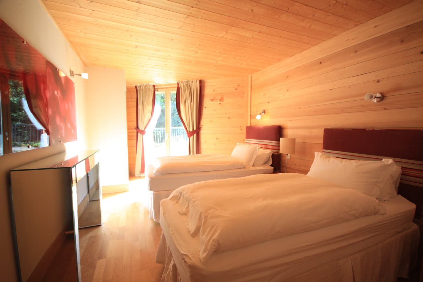 ElevationAlps Chalet de la Dranse Ensuite Bedroom 4