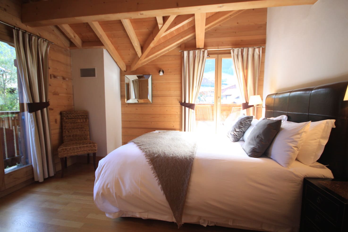 Chalet de la Dranse Ensuite Bedroom 1