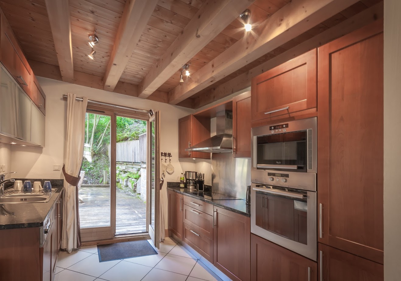 elevationAlps Chalet de la Dranse Kitchen