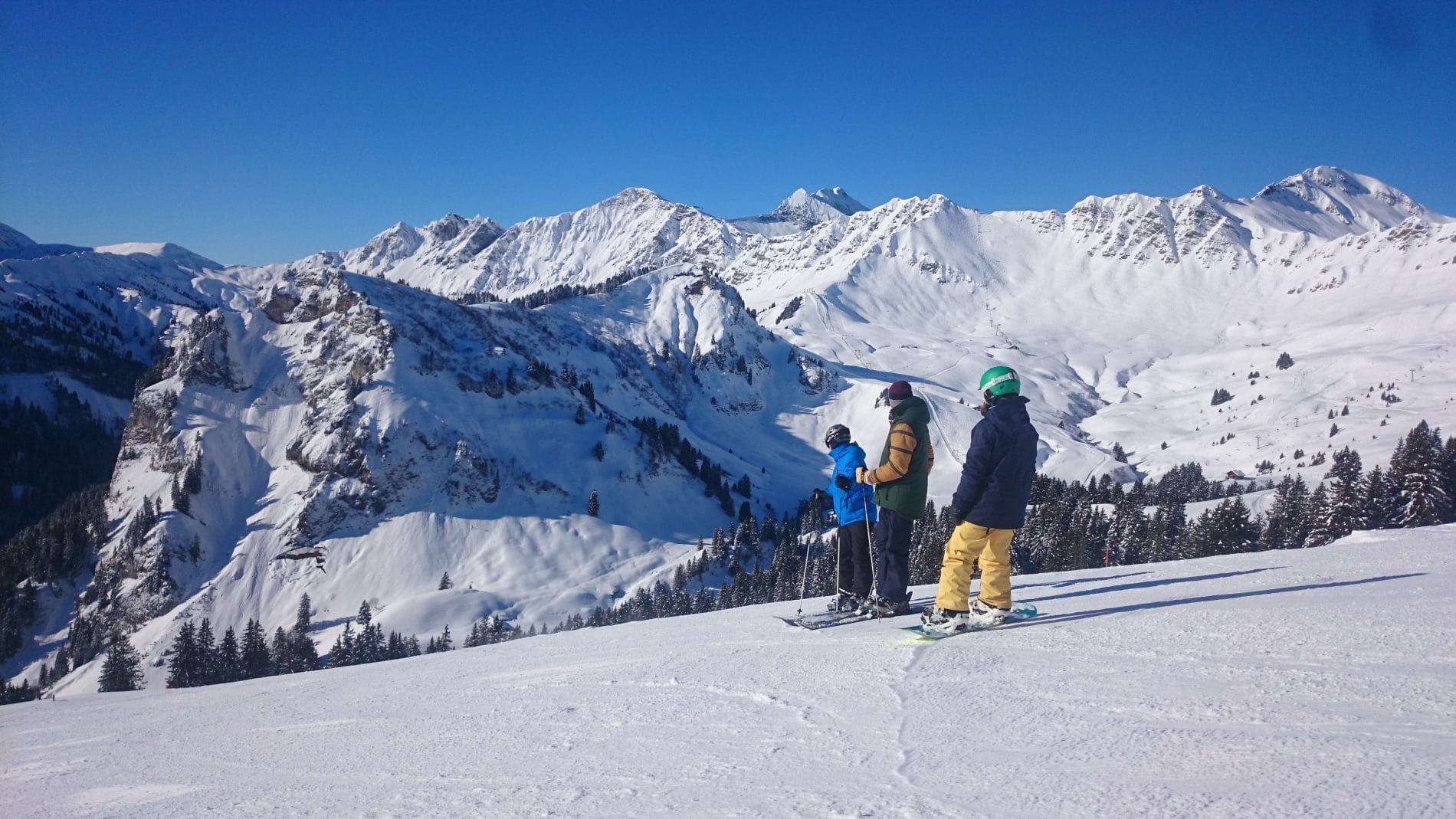 Skiing into spring – why Easter and late season skiing can be the best time on the slopes
