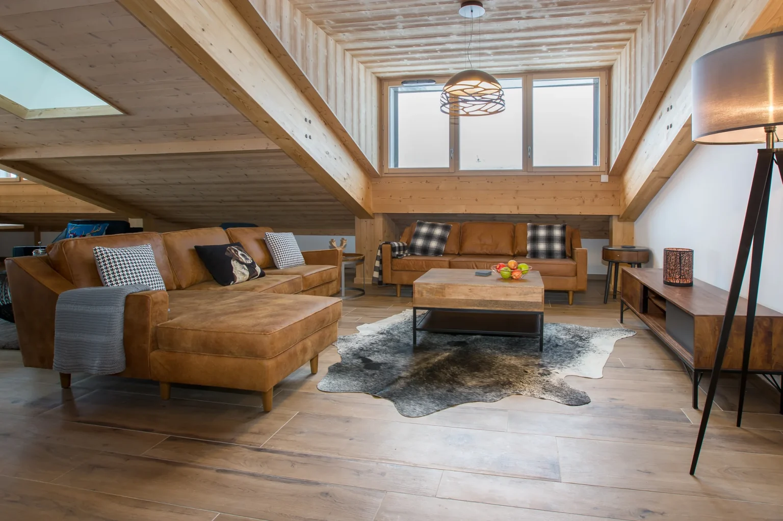 Alpine Penthouse - Living Room 1.3