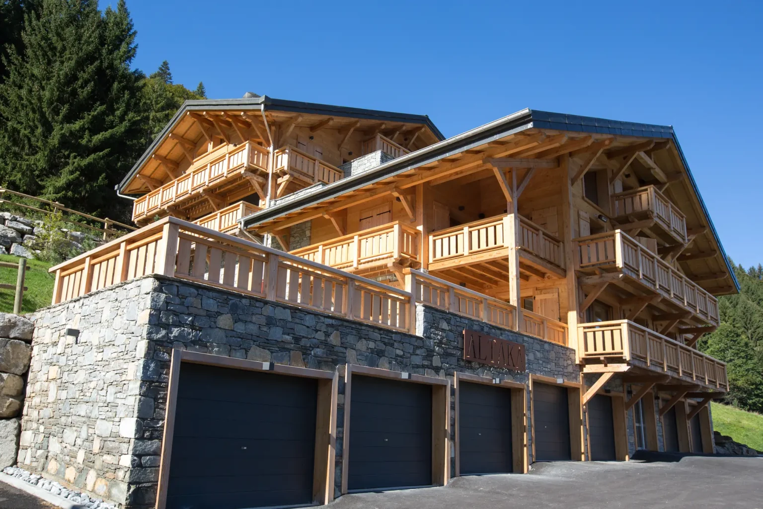 Elevation Alps - Altaka Exterior