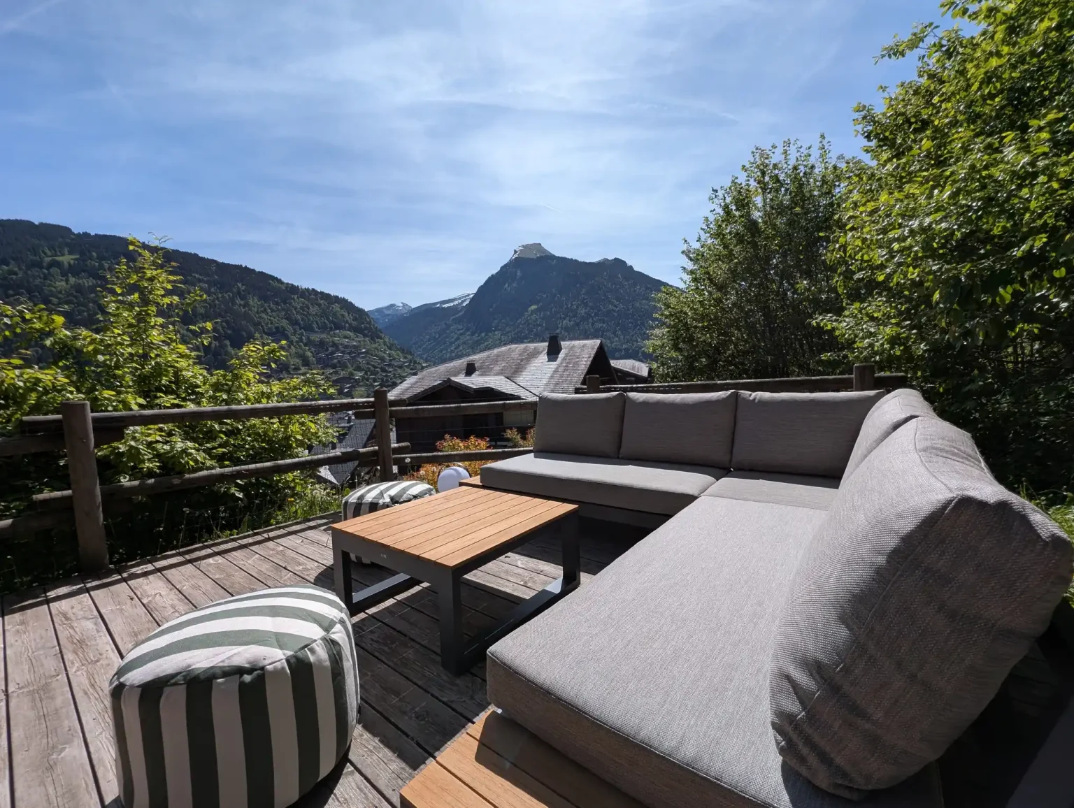 Elevation Alps - Altaka 4 - Terrace lounging