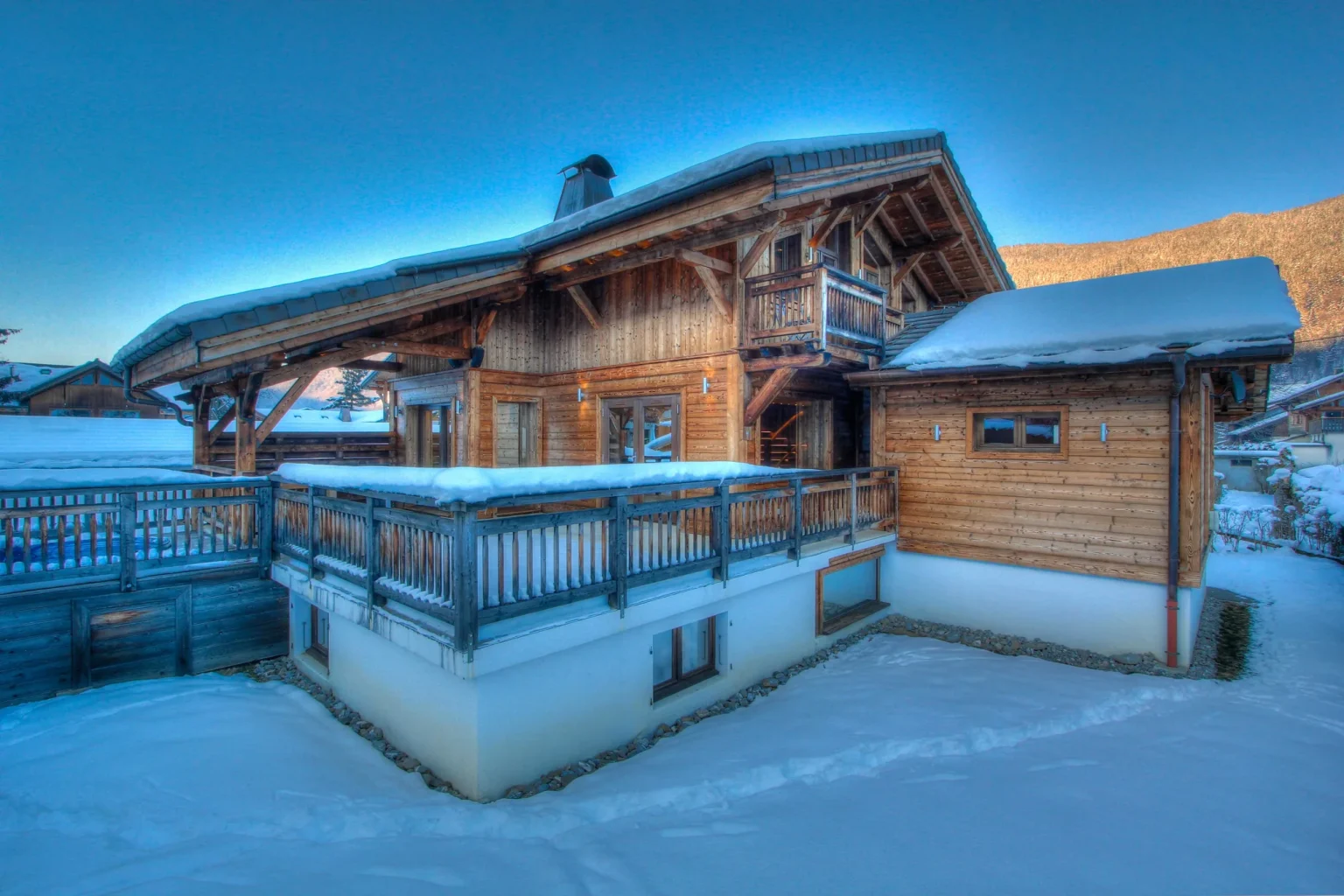 Elevation Alps - Chalet L'Anton - Rear Exterior Twilight Snow