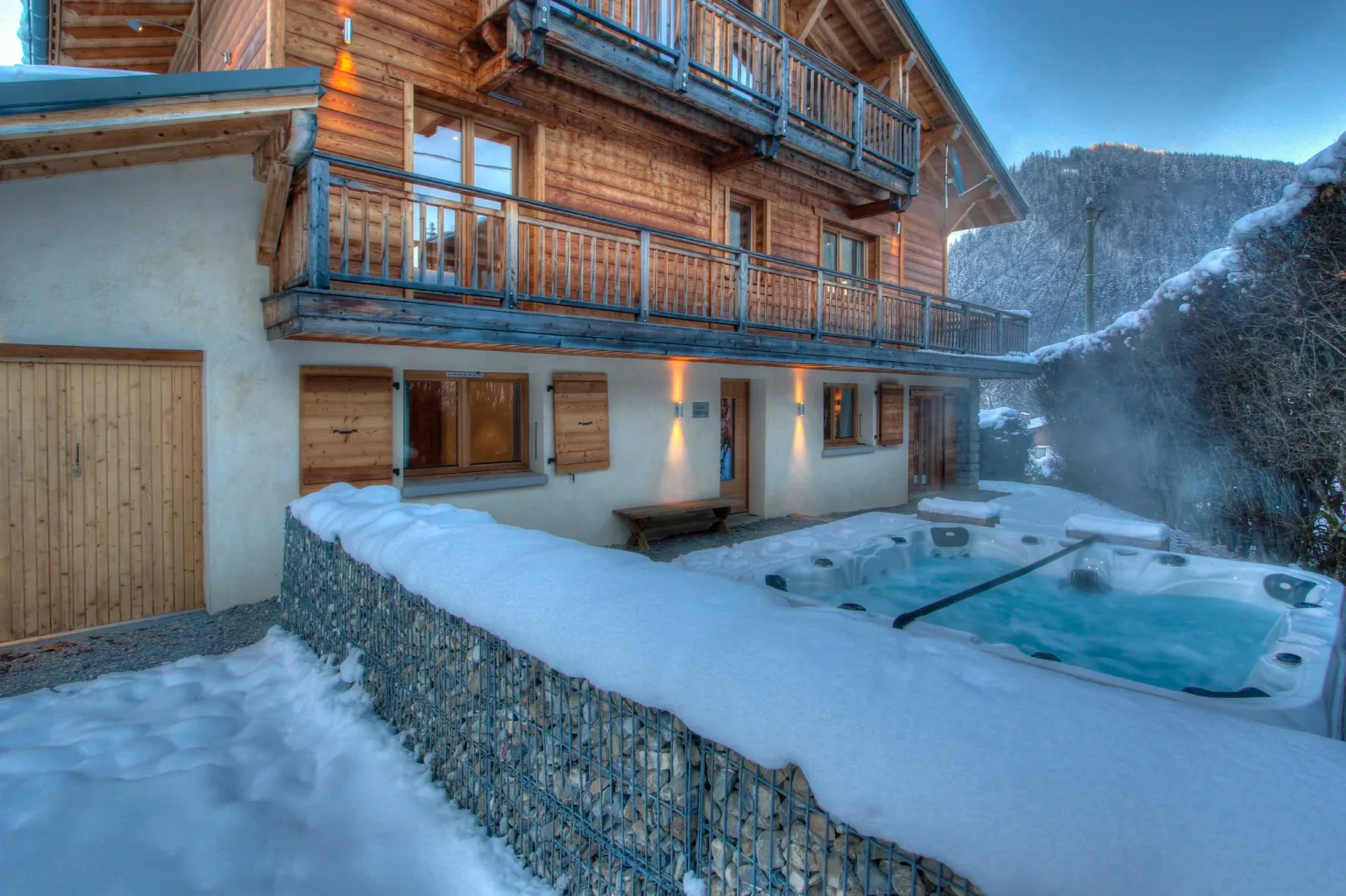 Chalet North Star - Exterior Twilight