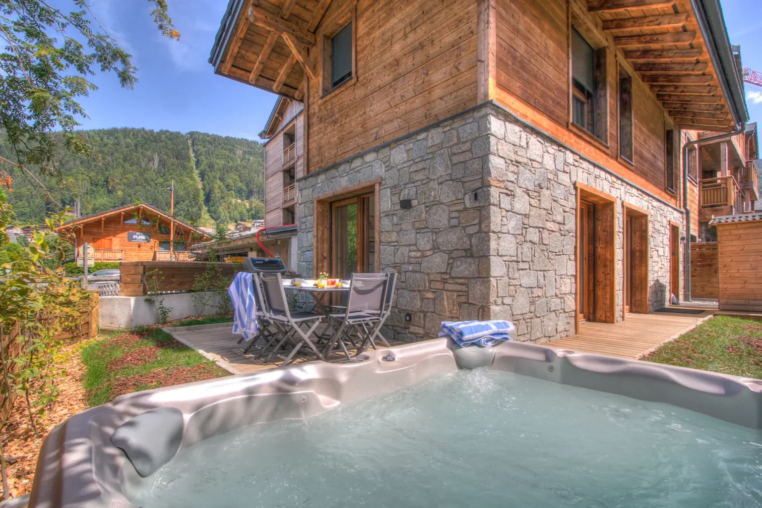 Elevation Alps - Cosmiques - Summer Hot Tub