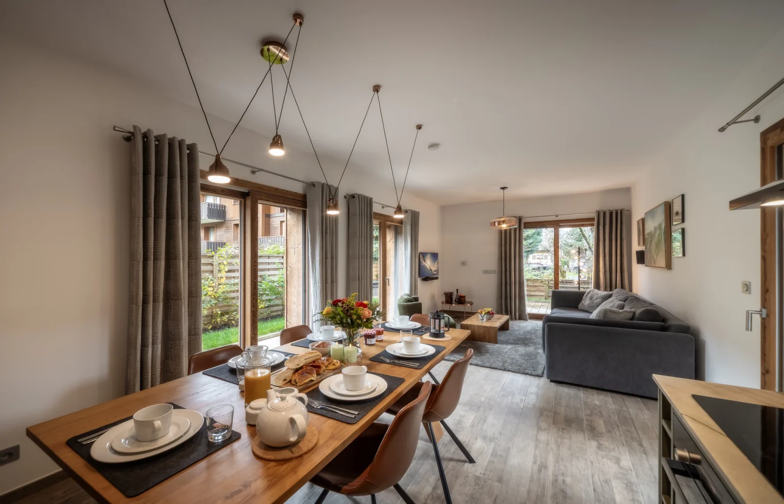 Elevation Alps -Cosmiques - living room and kitchen