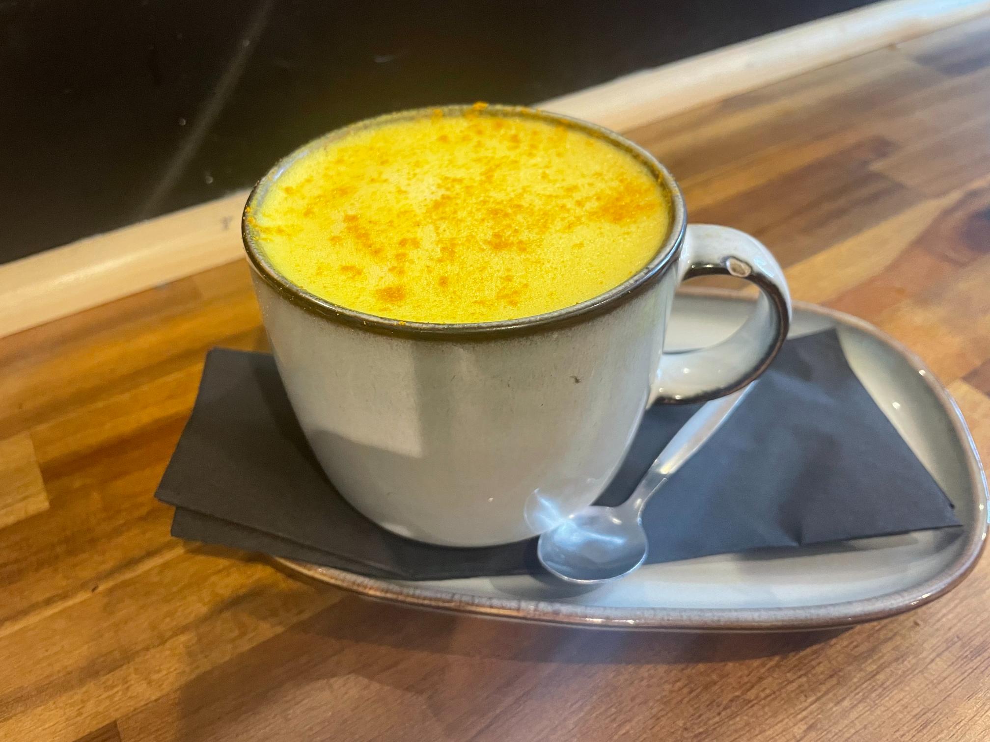 Tumeric Latte in large mug 