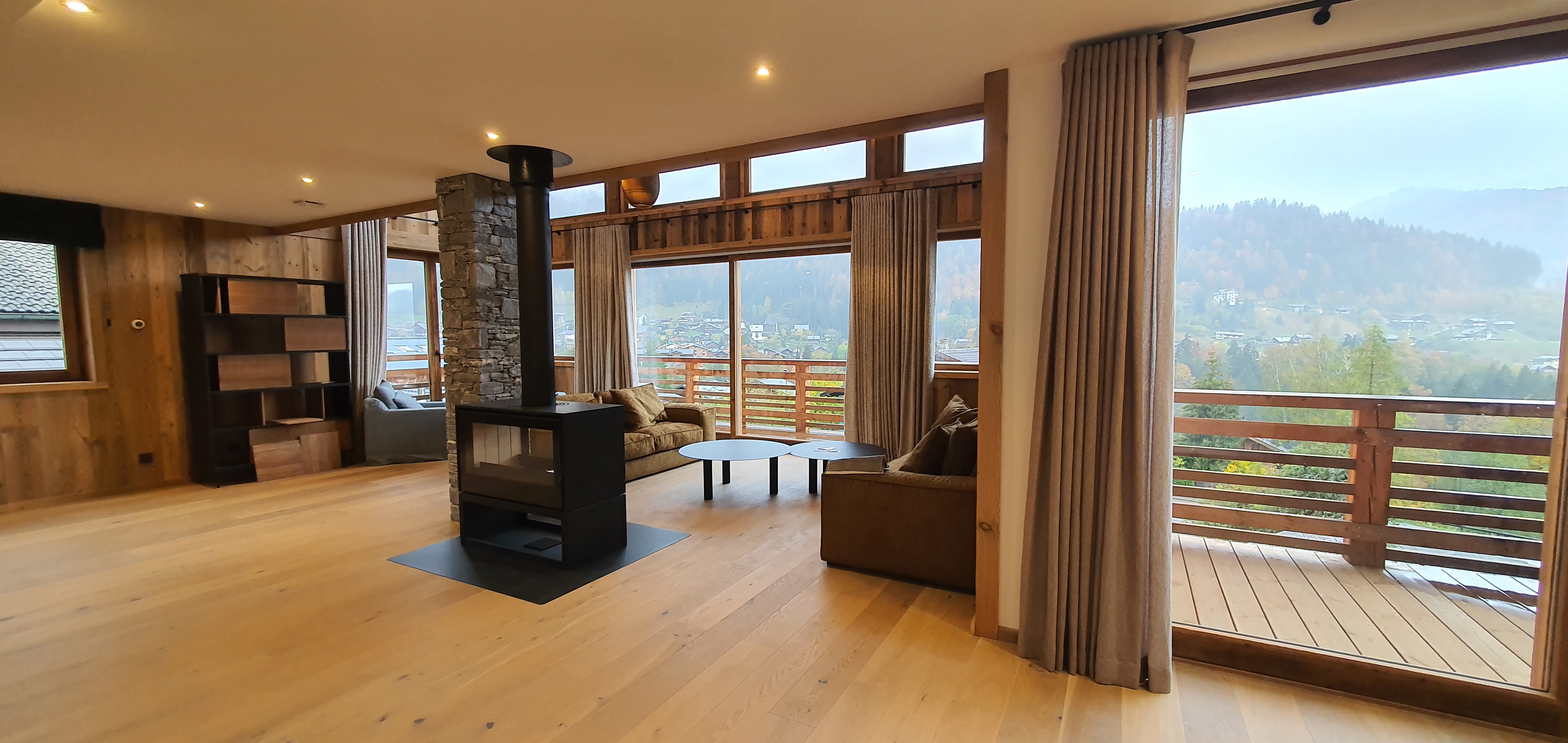 Chalet Pavot Fire Living Area and View