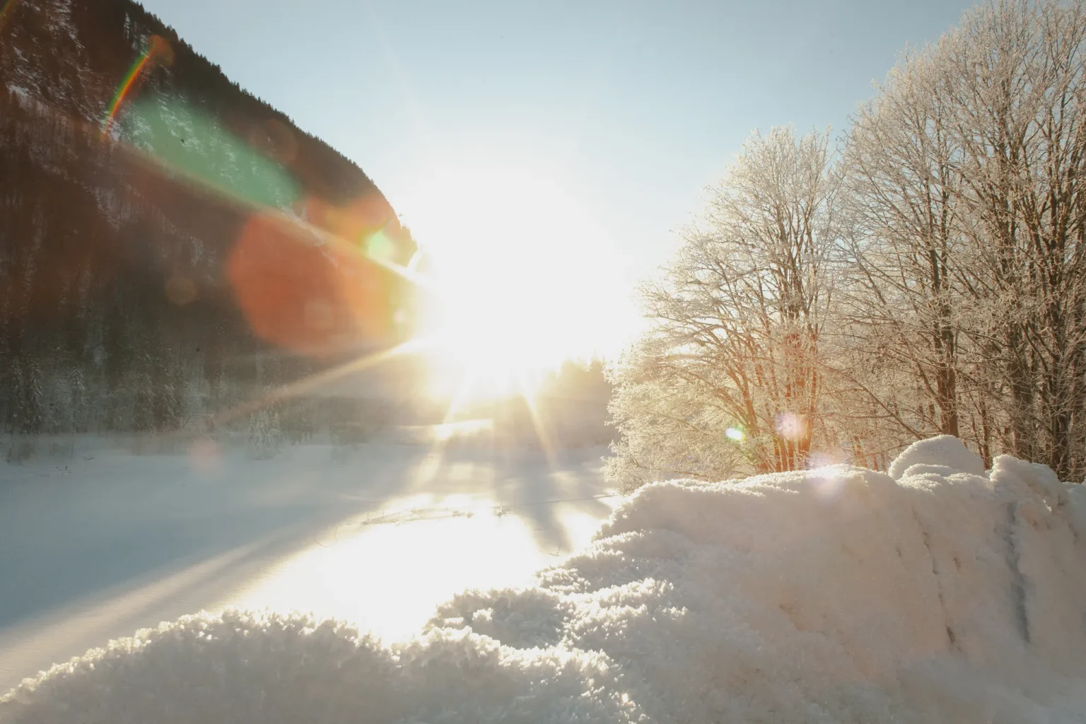 Snow Sunshine Sparkling Winter Lake Landscape
