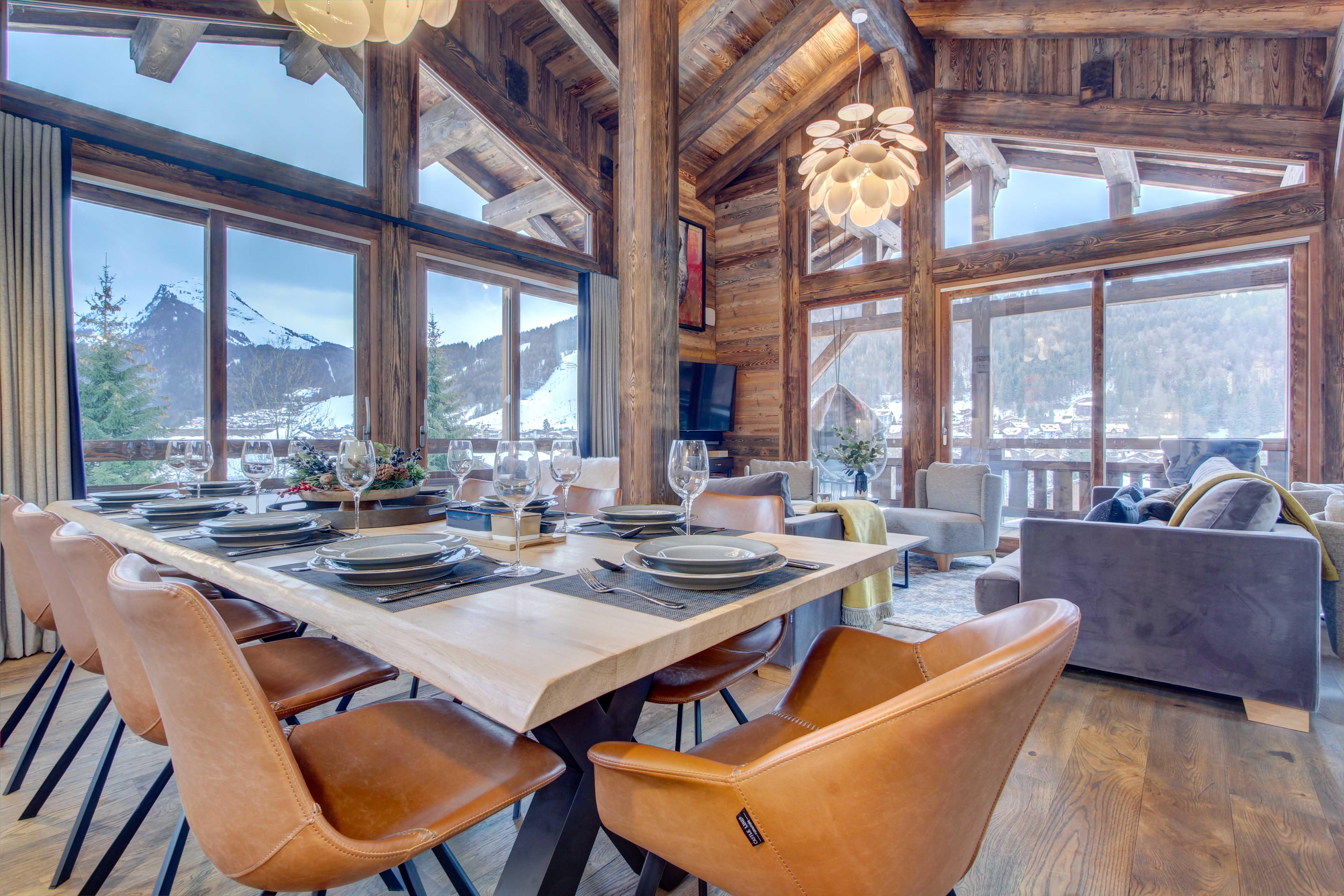 Chalet Yukinko dining- ski chalet in Morzine
