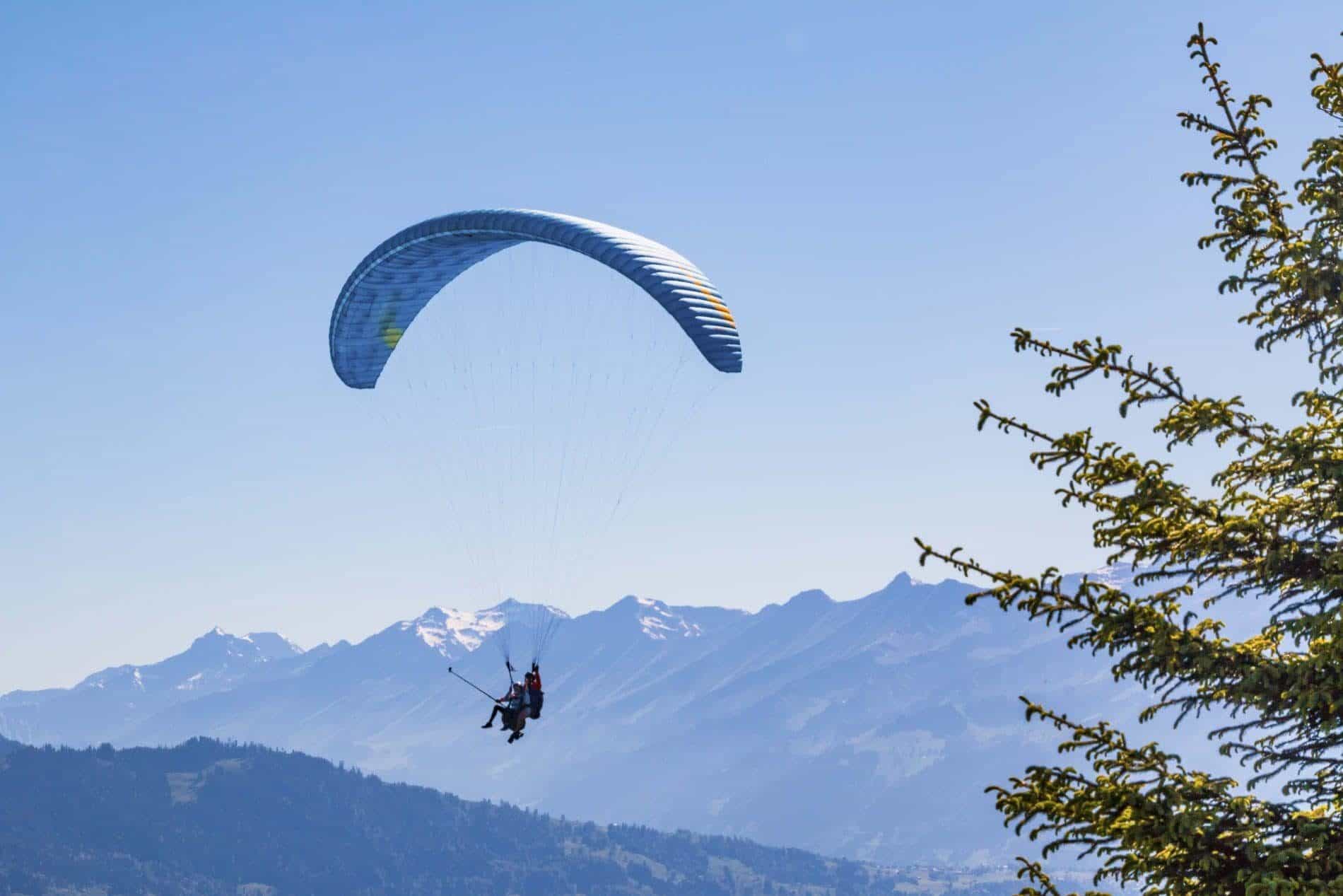 Summer Morzine Activity Guide – Paragliding in Morzine