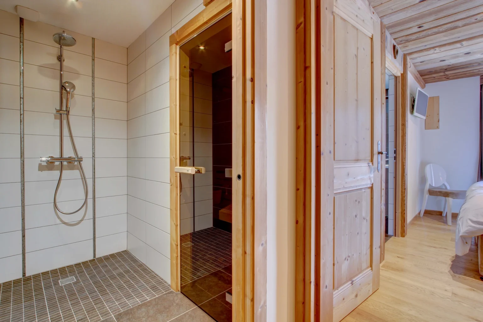 Chalet Gallery Image 7