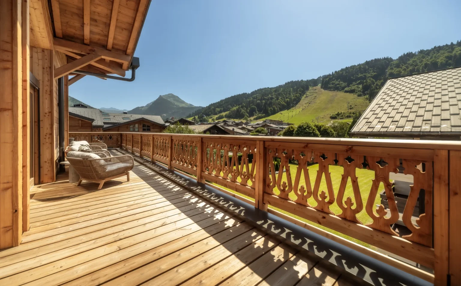 Elevation Alps - Belle Combe - Terrace With Lounge Seating