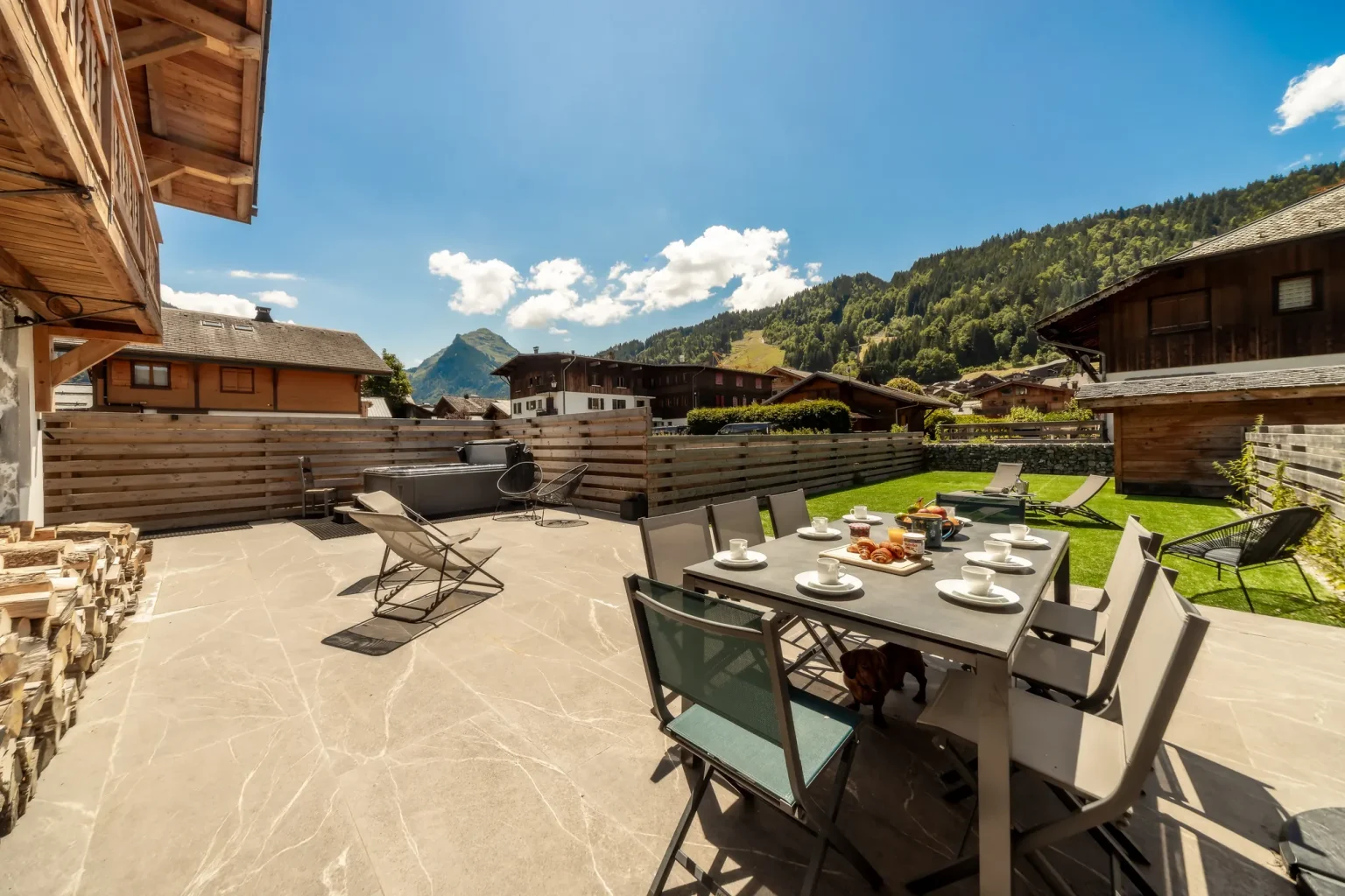 Elevation Alps - La Ferme - Outdoor Dining