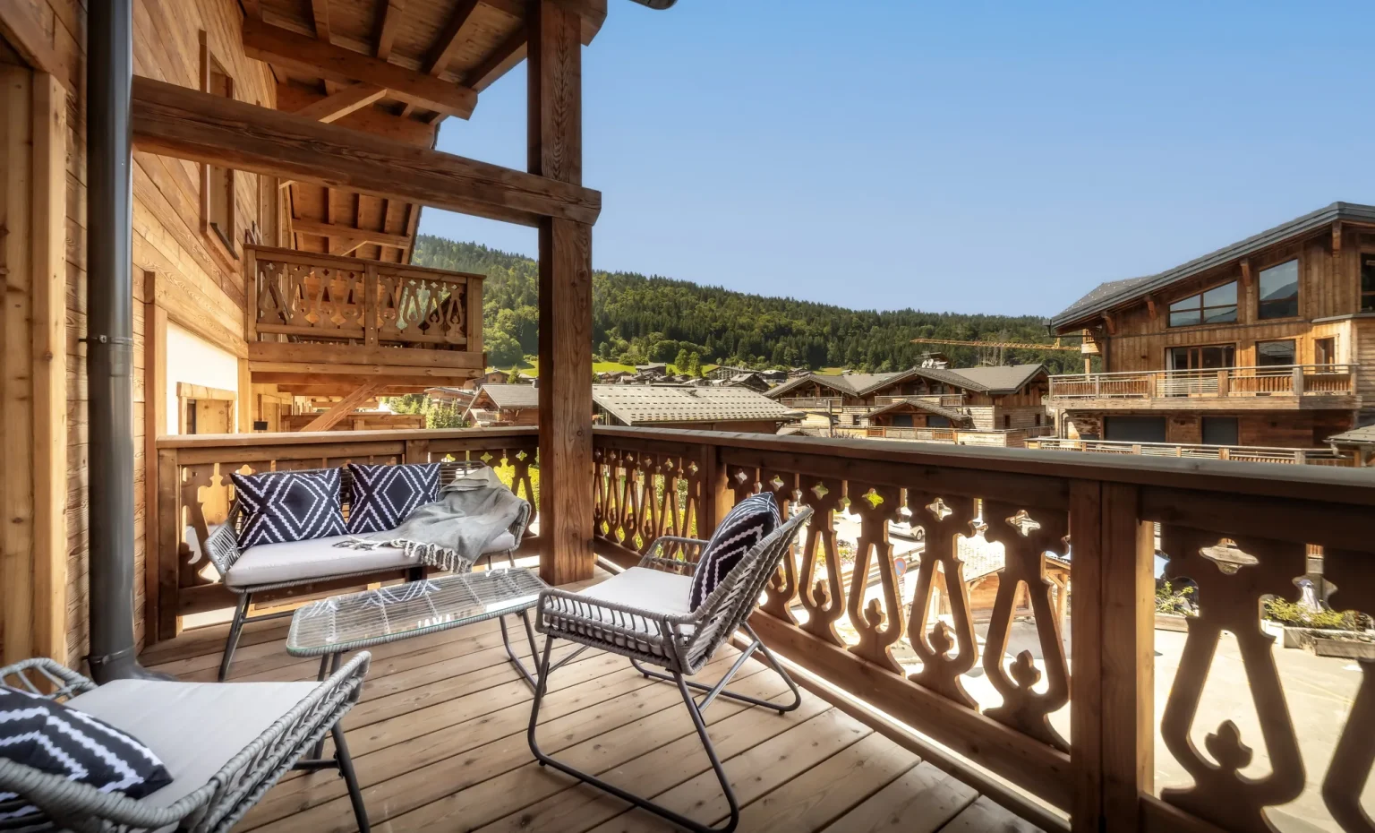 Elevation Alps - MorzAir - Balcony Towards Pleney