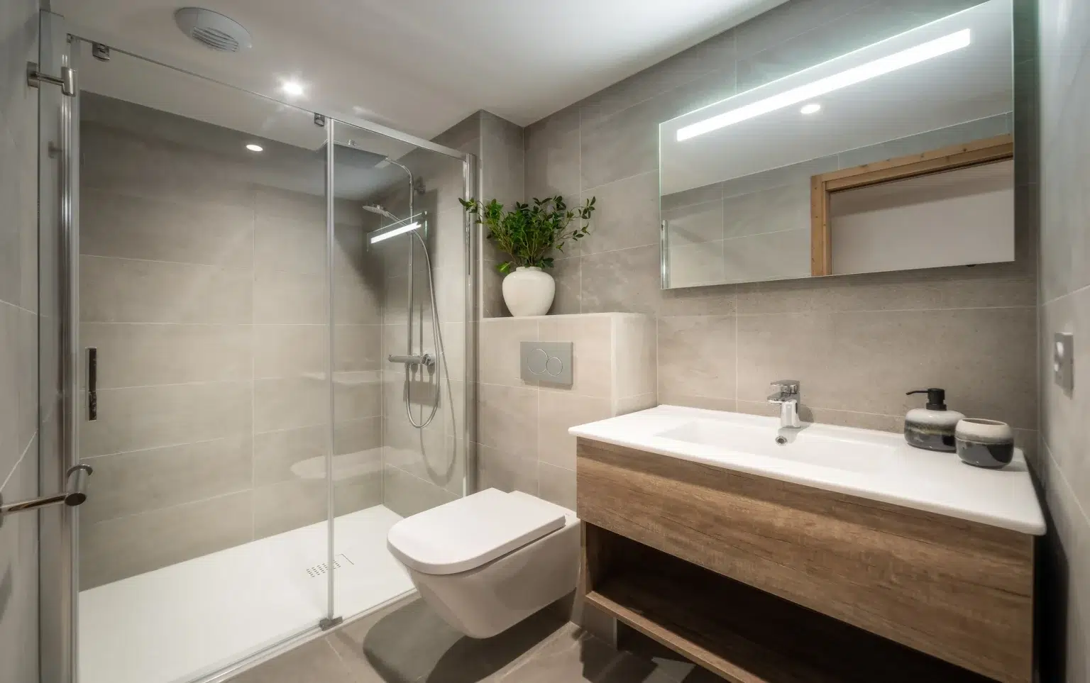 Elevation Alps - MorzAir - Family Shower Room