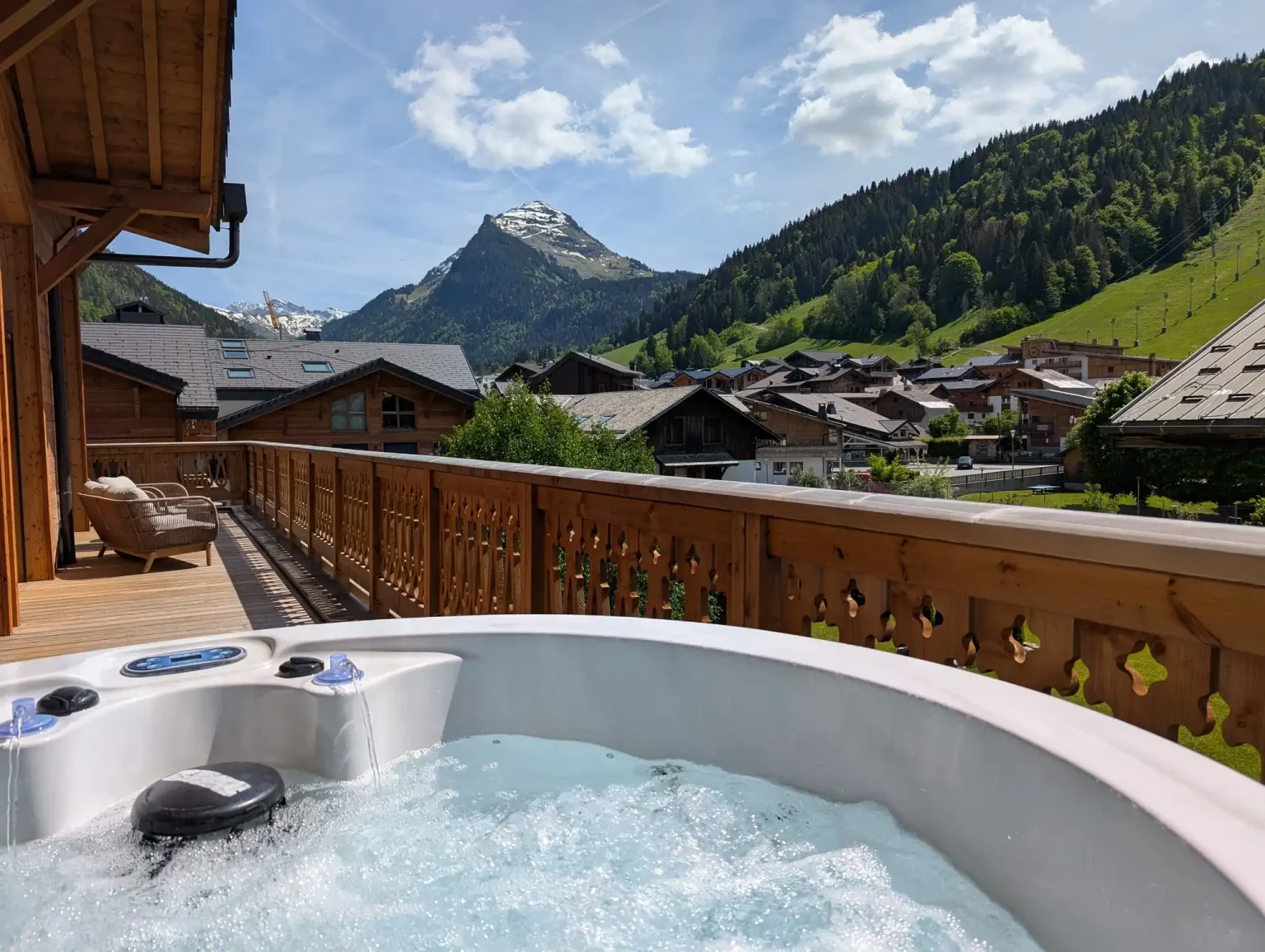 Elevation Alps - Penthouse Belle Combe - Hot Tub with View