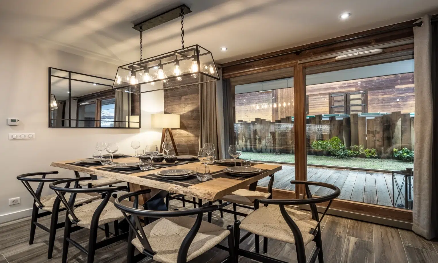 Elevation Alps Castor Dining