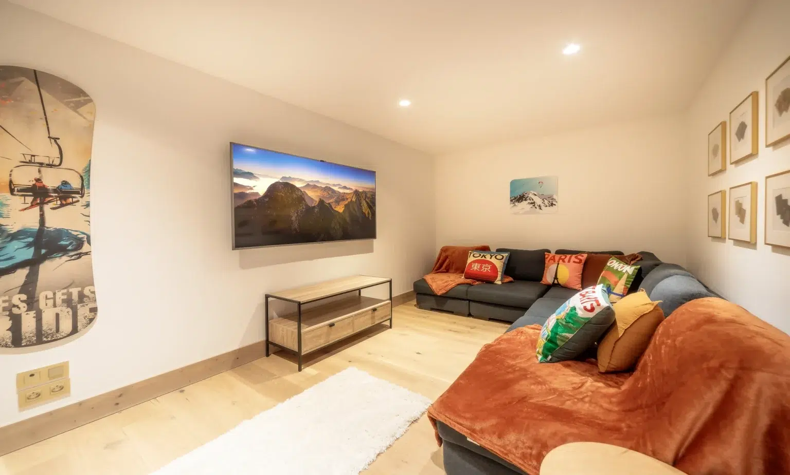 Chalet Gallery Image 10