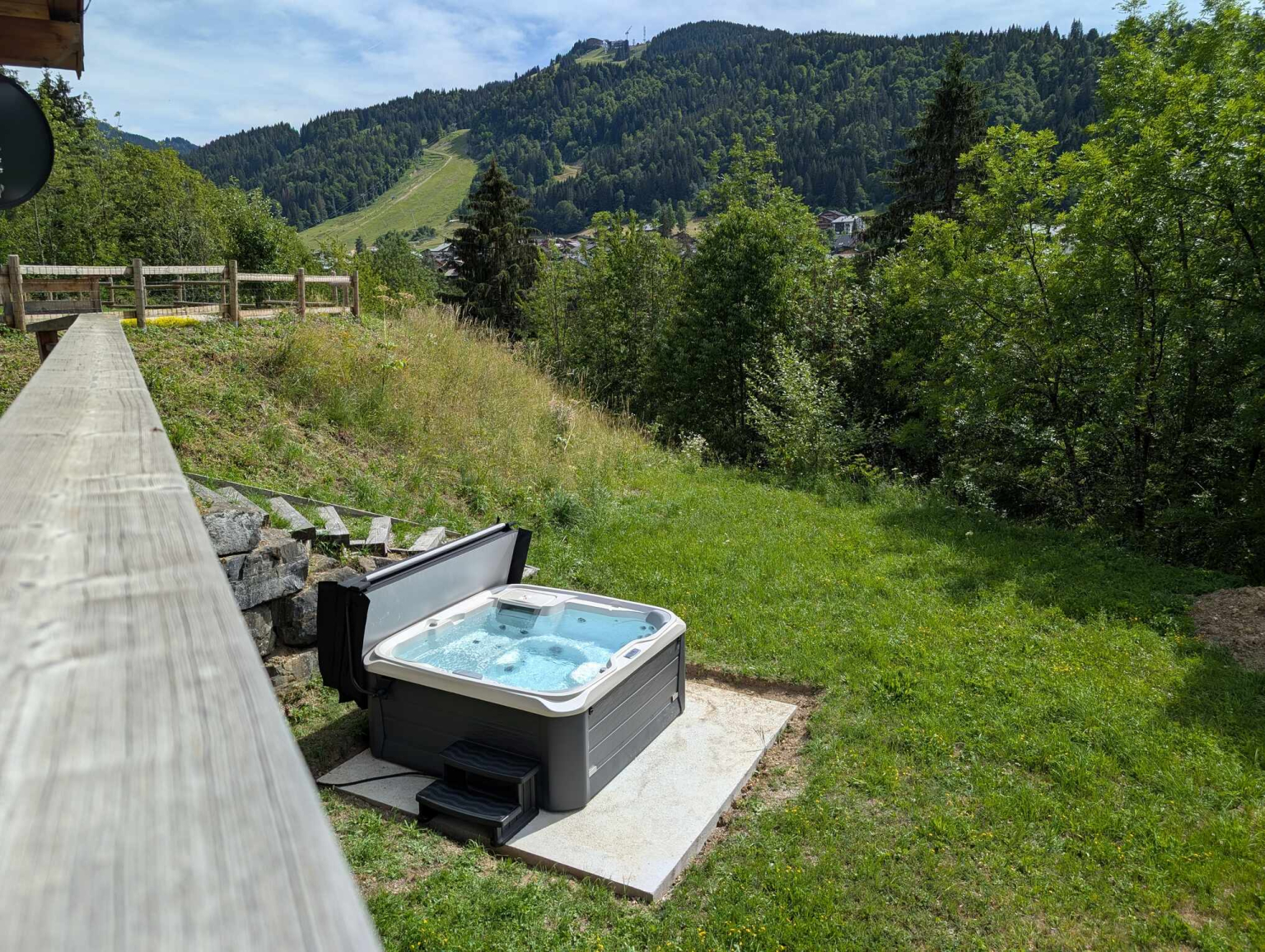 Elevation Alps - Chalet Sunnyside - Hot Tub Summer