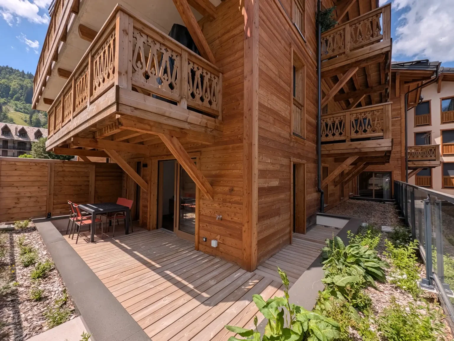 Elevation Alps - Clara - Wrap Around Terrace