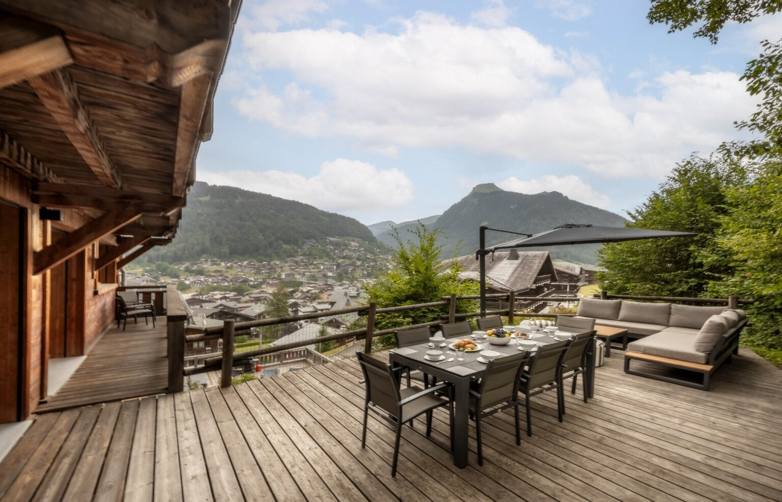 Elevation Alps - Altaka 4 - terrace view