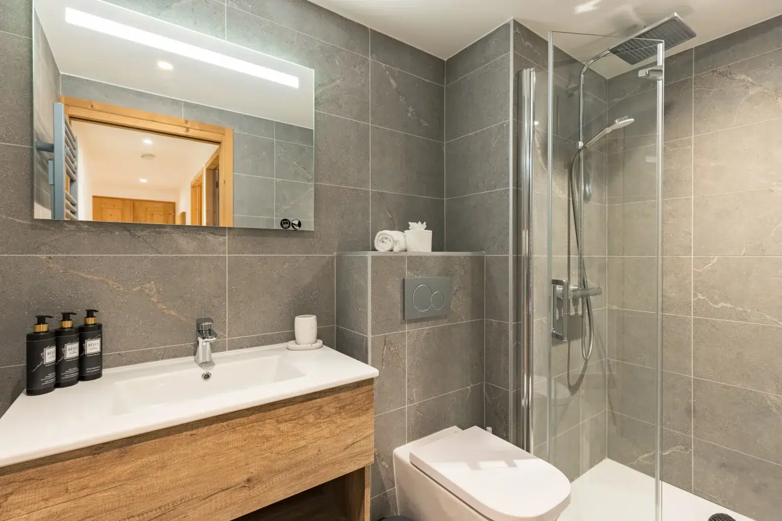 Chalet Gallery Image 15